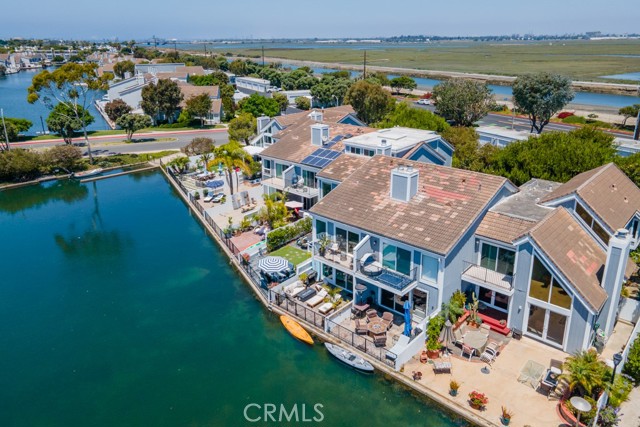 3682 Montego Drive, Huntington Beach CA: https://media.crmls.org/medias/53b5a75a-300a-4dc3-be3b-864c8b17ff17.jpg