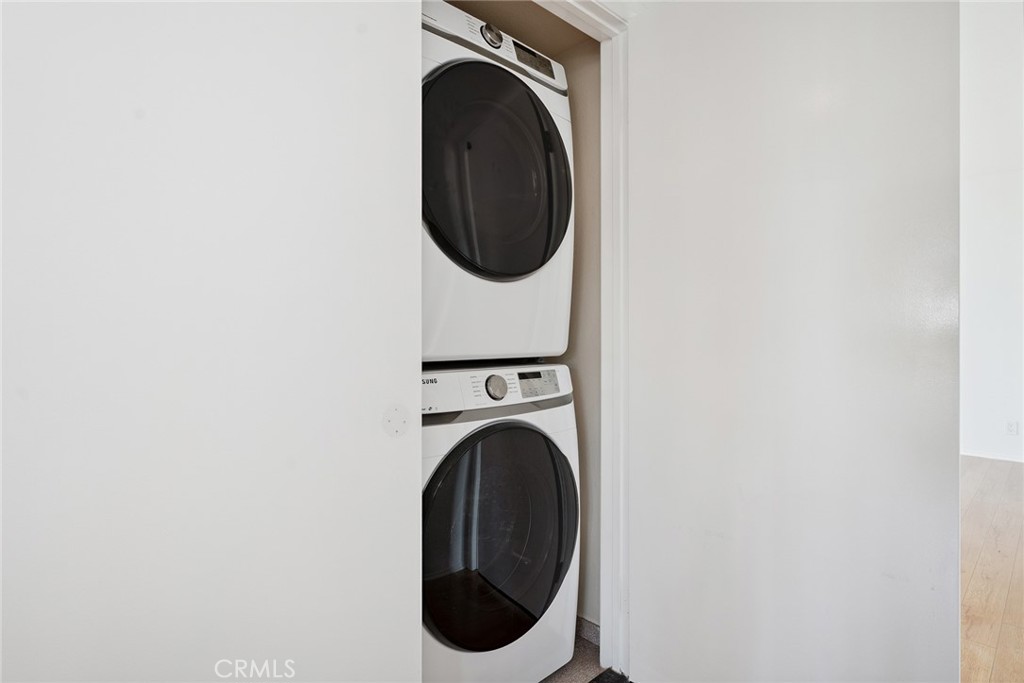 https://media.crmls.org/medias/53b661d8-e271-4407-a3fb-62ef23e81f0f.jpg?preset=X-Large