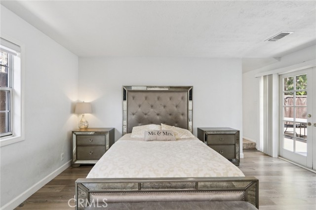 8040 Troost Avenue, North Hollywood CA: https://media.crmls.org/medias/53b66d45-39bd-4fae-9d80-317ec82f4d54.jpg