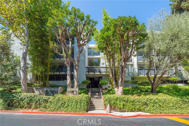 Your entrance from W Estates Lane although I prefer to park one street back and enter through the gardens to the building and elevator.