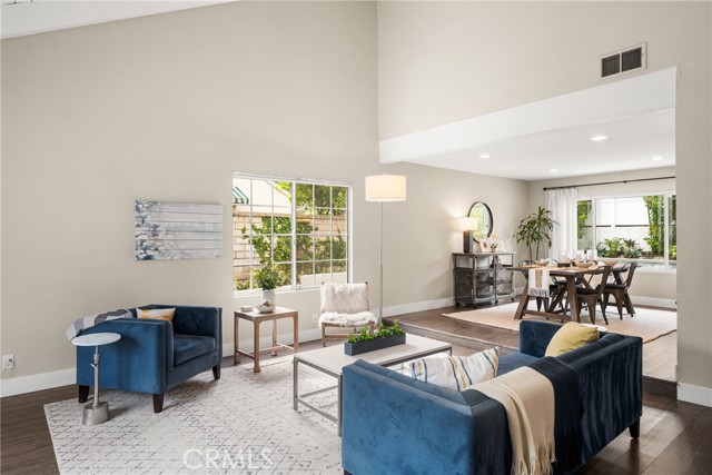 Detail Gallery Image 9 of 75 For 342 S Silverbrook Dr., Anaheim Hills,  CA 92807 - 5 Beds | 4 Baths