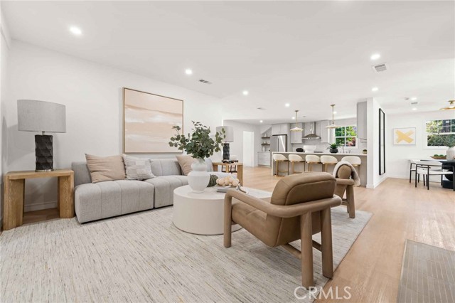 3170 Corinth Avenue, Los Angeles CA: https://media.crmls.org/medias/53b6819d-8f84-4a0c-842b-9caba3920cbe.jpg