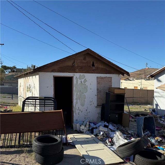 Detail Gallery Image 6 of 8 For 124 W Fredricks, Barstow,  CA 92311 - 3 Beds | 2 Baths