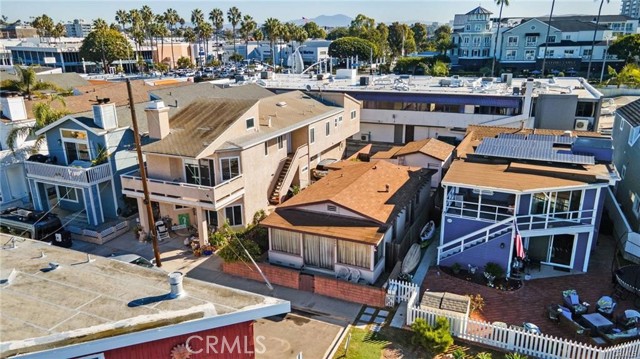 Detail Gallery Image 8 of 8 For 404 Clubhouse, Newport Beach,  CA 92663 - 6 Beds | 5 Baths