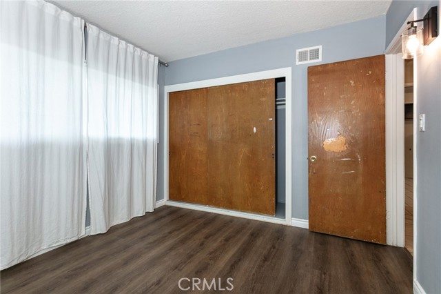991 Glenview Terrace photo 27
