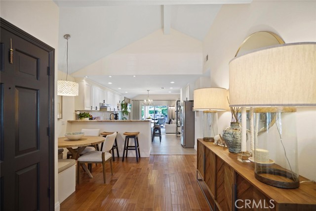 Detail Gallery Image 14 of 75 For 6617 Oak Forest Dr, Oak Park,  CA 91377 - 3 Beds | 2/1 Baths