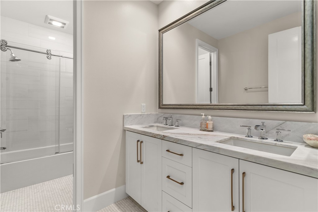 MLS #OC25274910 image #18