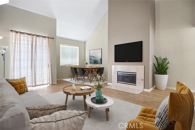 Detail Gallery Image 4 of 19 For 4334 Colbath Ave #304,  Sherman Oaks,  CA 91423 - 2 Beds | 3 Baths