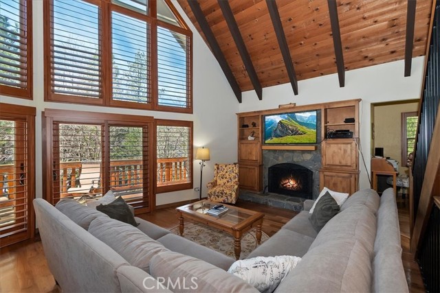 Detail Gallery Image 4 of 49 For 415 Golf Course, Lake Arrowhead,  CA 92352 - 4 Beds | 3/1 Baths
