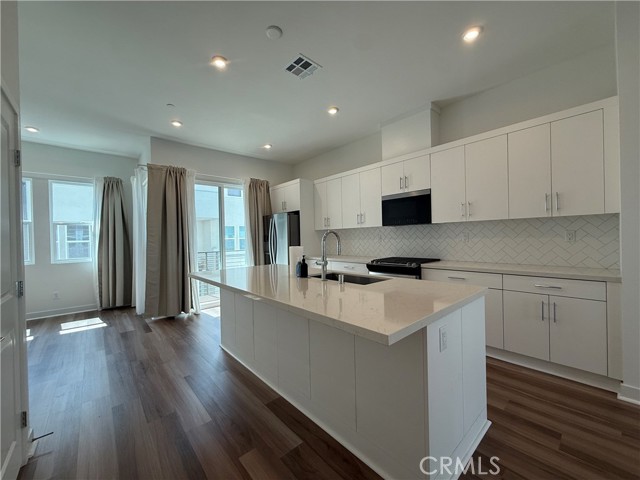 1118 W Bushell Street, Anaheim CA: https://media.crmls.org/medias/53bad679-eca2-4c85-b120-7d314ca93d8c.jpg