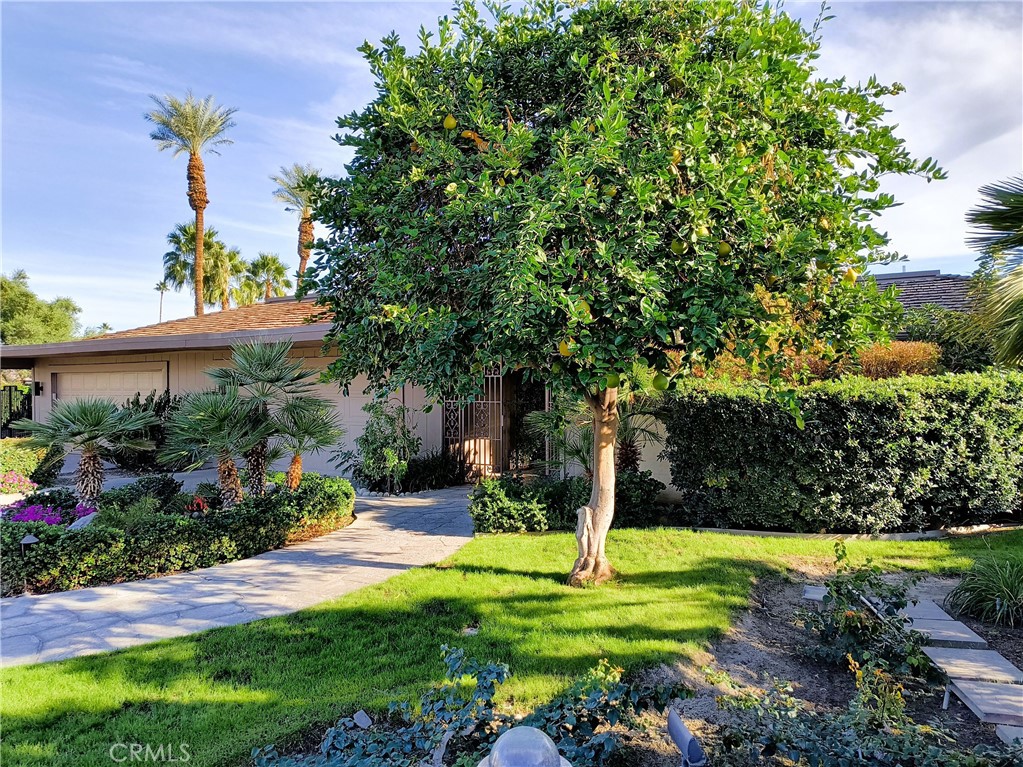 6 Whittier Court