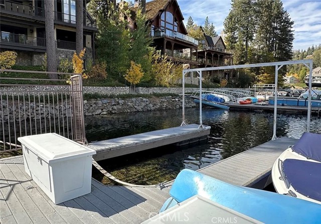 Detail Gallery Image 2 of 40 For 27442 Meadow Bay Dr, Lake Arrowhead,  CA 92352 - 4 Beds | 3/1 Baths