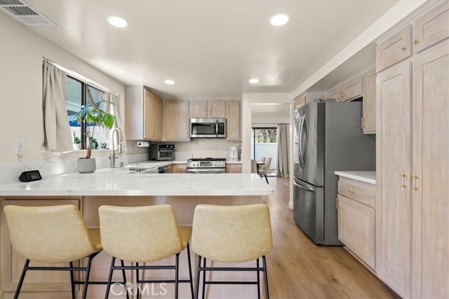 Detail Gallery Image 13 of 43 For 6613 Poppyview Dr, Oak Park,  CA 91377 - 3 Beds | 2/1 Baths