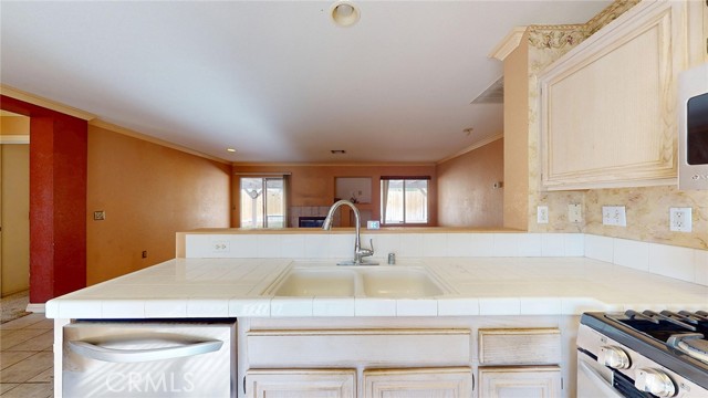 Detail Gallery Image 15 of 39 For 6157 W Avenue J4, Lancaster,  CA 93536 - 3 Beds | 2 Baths