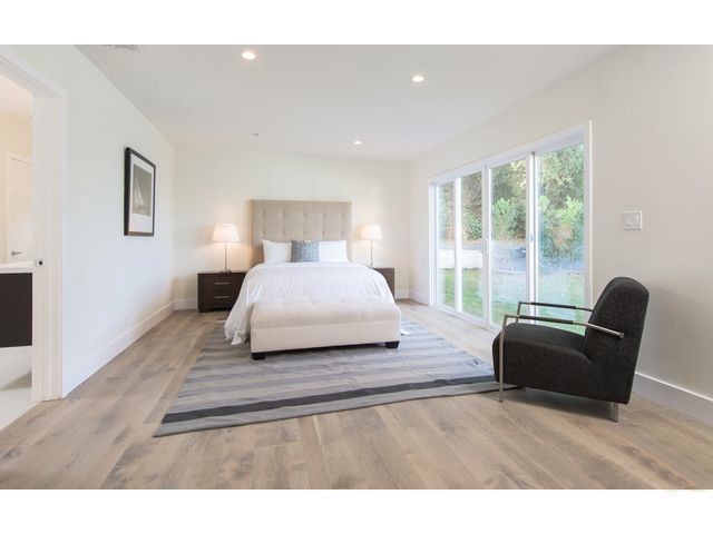 15672 Castlewoods Drive, Sherman Oaks CA: https://media.crmls.org/medias/53bfe806-0efd-47ef-ac44-b68ab3a09393.jpg