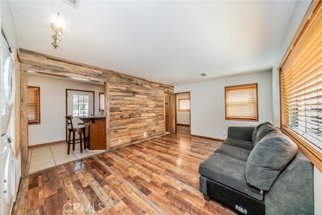 Detail Gallery Image 5 of 39 For 1724 Thrush, Wrightwood,  CA 92397 - 1 Beds | 1 Baths