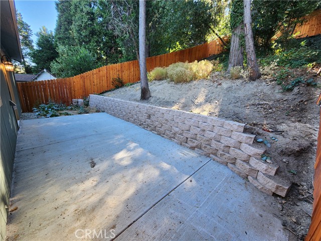 Detail Gallery Image 8 of 40 For 23513 Lake Dr, Crestline,  CA 92325 - 2 Beds | 2 Baths