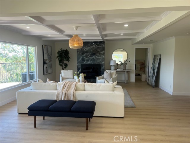 Detail Gallery Image 6 of 26 For 4701 Don Miguel, Los Angeles,  CA 90008 - 3 Beds | 3 Baths