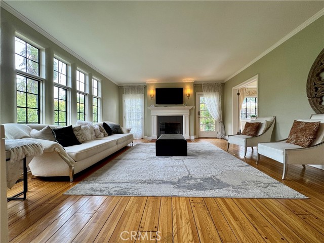 Detail Gallery Image 9 of 65 For 1149 Cordova Ave, Glendale,  CA 91207 - 5 Beds | 3 Baths