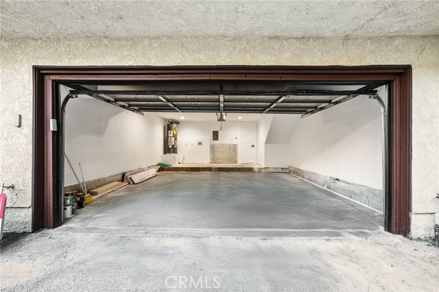 21720 Hart Street, Canoga Park CA: https://media.crmls.org/medias/53c17be5-8b4f-4c7c-ae59-fee587731c57.jpg