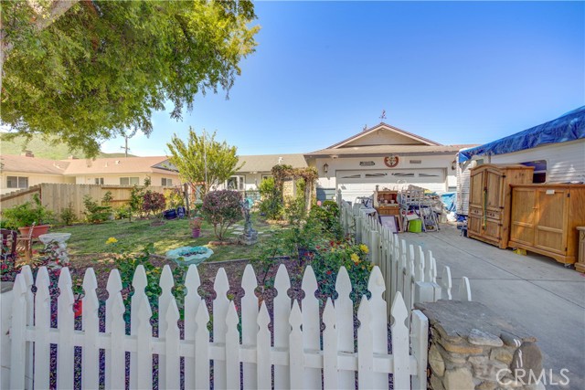 Detail Gallery Image 1 of 12 For 421 S O Pl, Lompoc,  CA 93436 - 4 Beds | 2 Baths