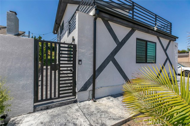 Detail Gallery Image 35 of 64 For 17465 Tuscan Dr, Granada Hills,  CA 91344 - 6 Beds | 5 Baths