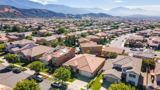 17973 Passionflower Lane, San Bernardino CA: https://media.crmls.org/medias/53c2c0df-f747-44f4-be54-97311d6f639f.jpg