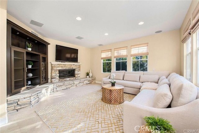 32 Walnut Creek, Irvine CA: https://media.crmls.org/medias/53c34a2b-49f0-4b34-85cb-9588351374cf.jpg
