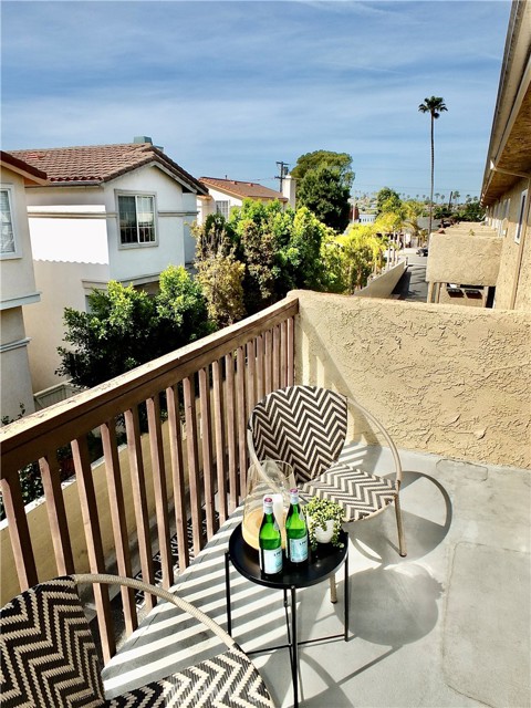720 Meyer Lane, Redondo Beach, California 90278, 2 Bedrooms Bedrooms, ,2 BathroomsBathrooms,Residential,Sold,Meyer,PW22057237
