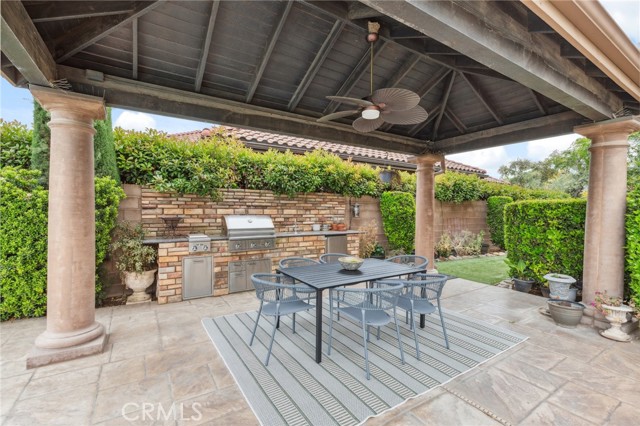 Detail Gallery Image 12 of 61 For 4918 W Bluff, Fresno,  CA 93722 - 5 Beds | 3/1 Baths