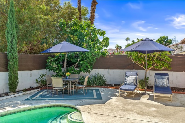 43160 Virginia Avenue, Palm Desert CA: https://media.crmls.org/medias/53c52d7c-177a-45a0-9991-79e2471b5e21.jpg