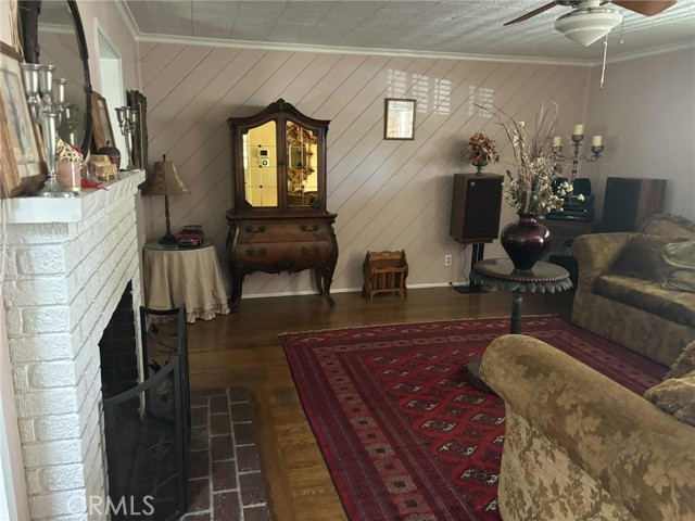 Detail Gallery Image 13 of 28 For 19937 Parthenia St, Northridge,  CA 91324 - 3 Beds | 2 Baths