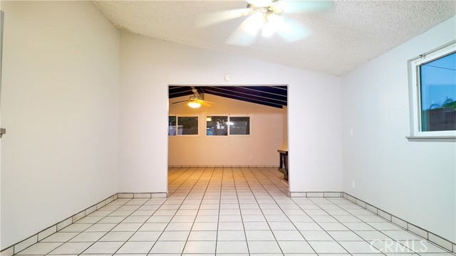 Detail Gallery Image 10 of 38 For 405 S Clara, Santa Ana,  CA 92703 - 3 Beds | 2 Baths