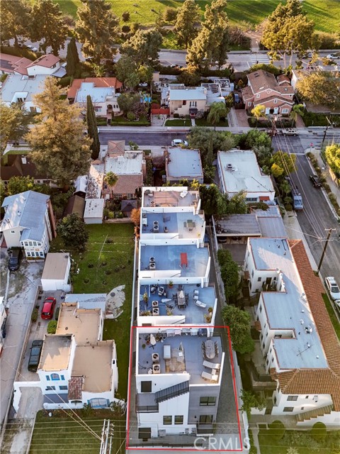 Detail Gallery Image 44 of 46 For 2400 Glendale Ct, Los Angeles,  CA 90039 - 3 Beds | 3 Baths