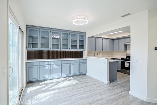 Detail Gallery Image 13 of 49 For 23160 Newport Ln #9,  Yorba Linda,  CA 92887 - 2 Beds | 2/1 Baths