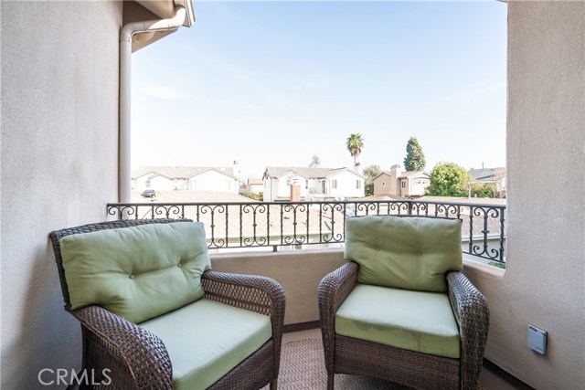 2208 Warfield Avenue, Redondo Beach, California 90278, 4 Bedrooms Bedrooms, ,2 BathroomsBathrooms,Residential,Sold,Warfield,SB17031973