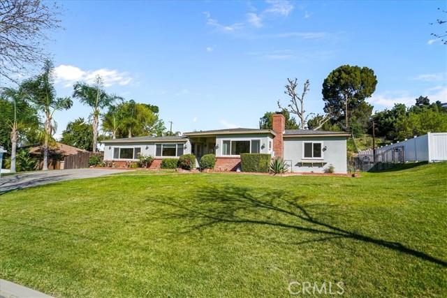 Detail Gallery Image 2 of 28 For 22573 Arriba Dr, Saugus,  CA 91350 - 4 Beds | 2 Baths