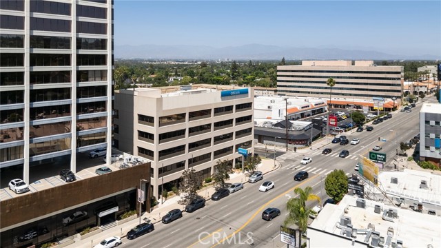 Image 10 of 14 For 16601 Ventura Boulevard