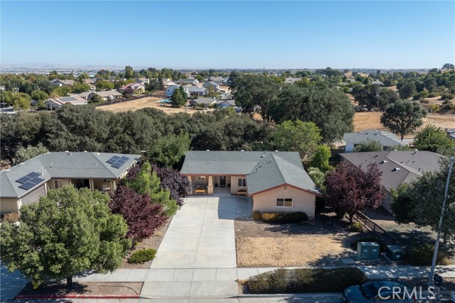 Detail Gallery Image 3 of 35 For 425 Montebello Oaks Dr, Paso Robles,  CA 93446 - 3 Beds | 2 Baths