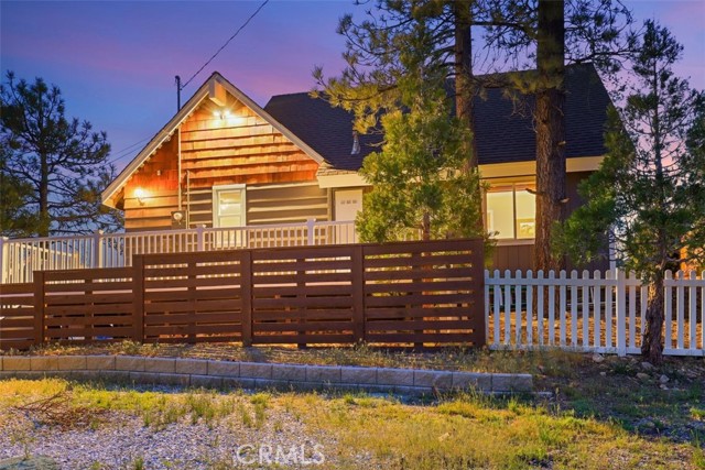 Detail Gallery Image 4 of 65 For 39096 Willow Landing Rd, Big Bear Lake,  CA 92315 - 2 Beds | 2 Baths