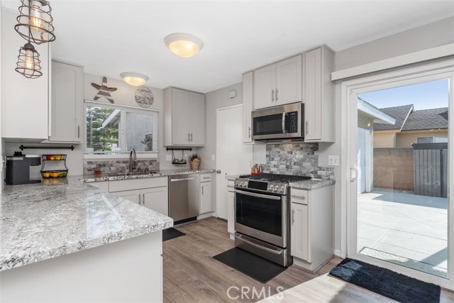 Detail Gallery Image 17 of 32 For 15201 Nottingham, Huntington Beach,  CA 92647 - 3 Beds | 2 Baths