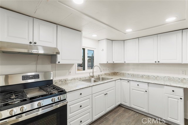 Detail Gallery Image 5 of 25 For 5800 Hamner Ave #516,  Corona,  CA 91752 - 3 Beds | 2 Baths