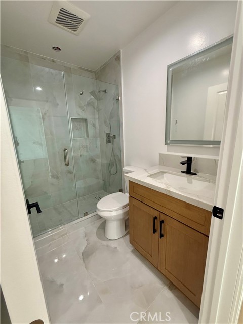 Detail Gallery Image 4 of 8 For 20407 Strathern #20409,  Winnetka,  CA 91306 - 1 Beds | 1 Baths
