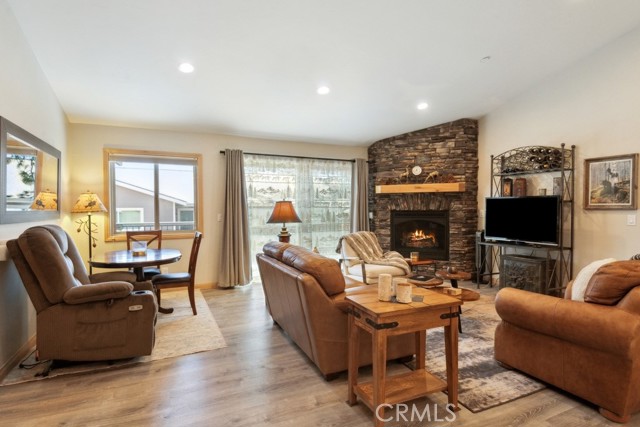 836 D Lane, Big Bear City CA: https://media.crmls.org/medias/53c8c342-f625-40e0-89bc-827dceedc004.jpg