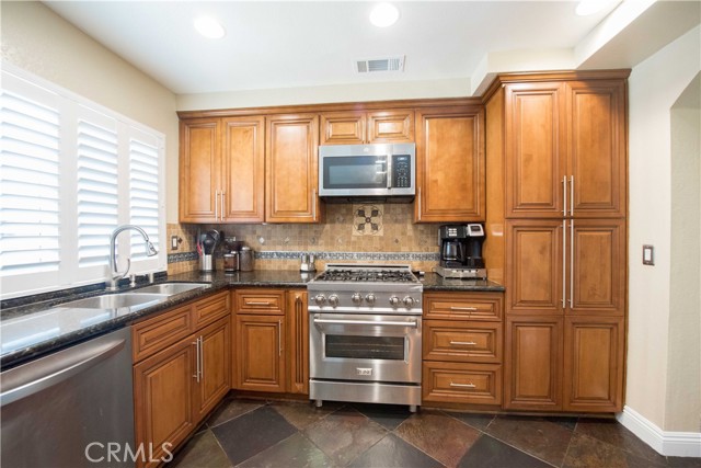 Detail Gallery Image 29 of 73 For 2531 Independence Way, Corona,  CA 92882 - 4 Beds | 3 Baths
