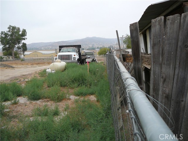 31665 Meadow Blossom Road, Nuevo CA: https://media.crmls.org/medias/53c93c80-f4fa-452d-9794-b0615adb8e7f.jpg