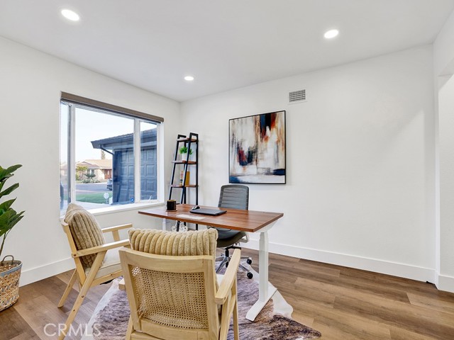 Image 14 of 36 For 737 Paseo Place