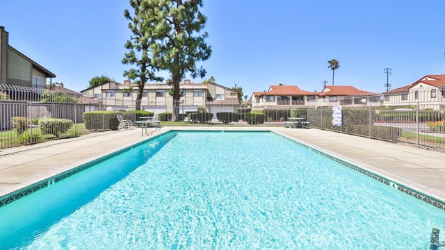 206 N Newhope Street, Santa Ana CA: https://media.crmls.org/medias/53ca9760-1bc1-4dcf-9435-9aa2726bc2dc.jpg