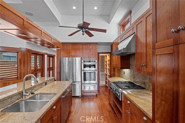 401 8th Street, Manhattan Beach CA: https://media.crmls.org/medias/53cab099-9456-48c9-96b7-dbc4362fc5f7.jpg