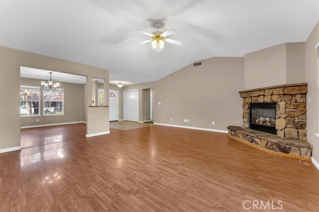 Detail Gallery Image 11 of 52 For 225 Crater Lake Dr, Chico,  CA 95973 - 4 Beds | 3 Baths